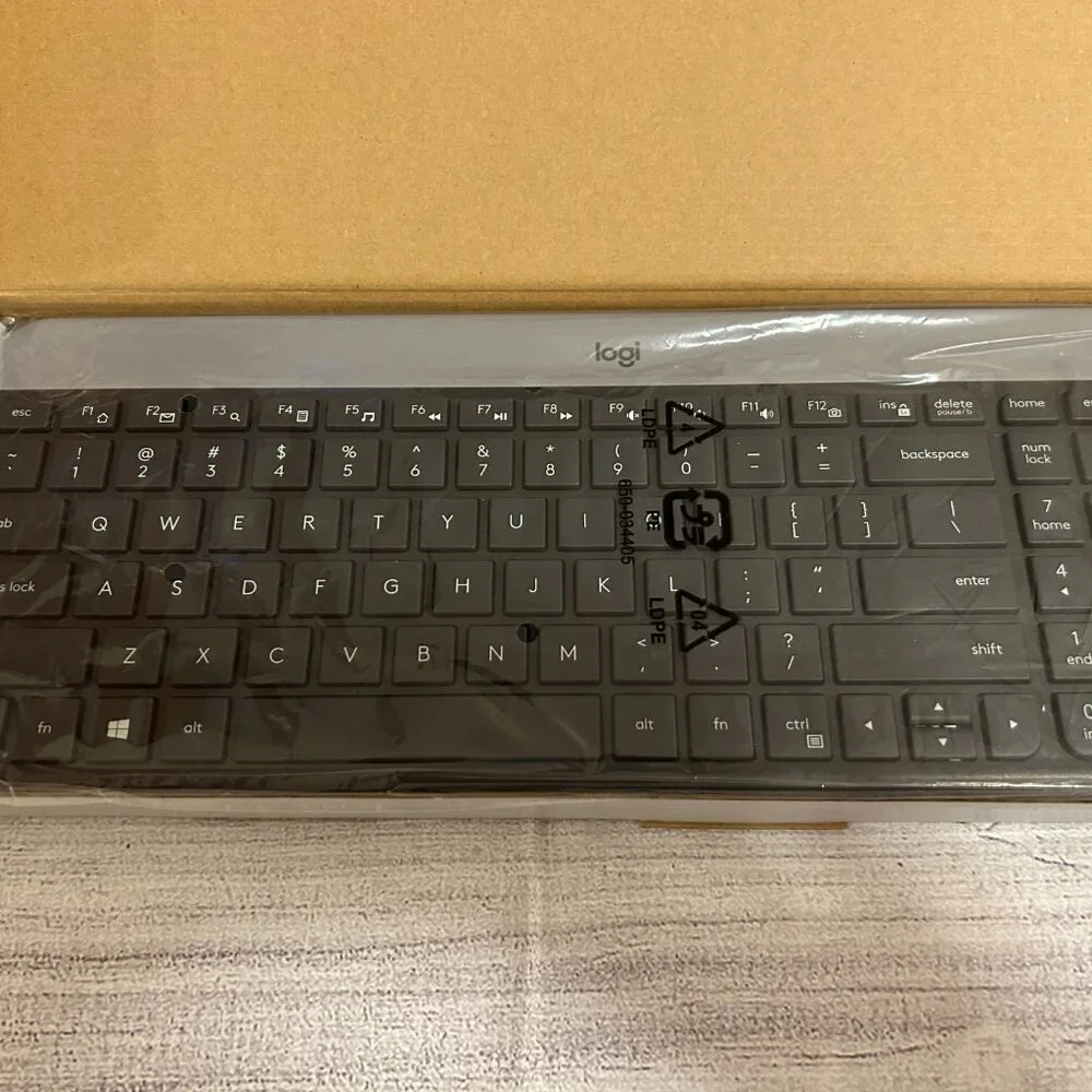 Logitech MK470 Slim Wireless Keyboard and Mouse Combo